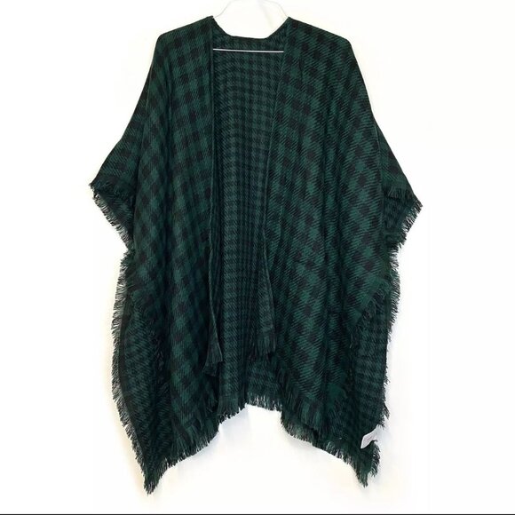 Andrée By Unit Black & Green Plaid buffalo Acrylic Shawl Poncho cardigan fringed - Picture 1 of 5